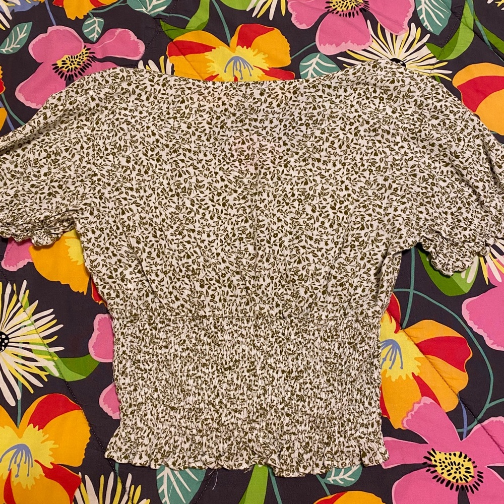 Cute green and white flower blouse